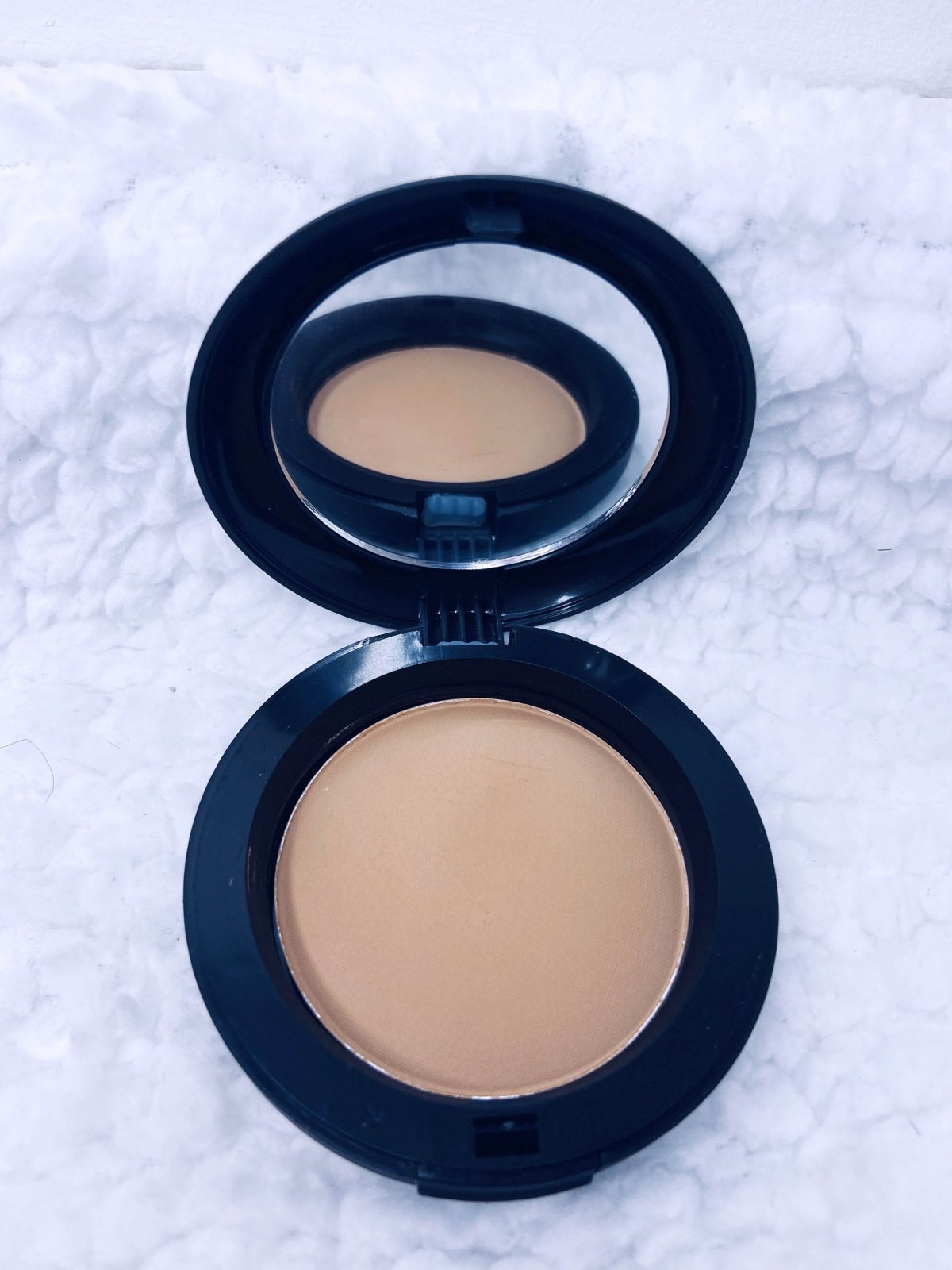 DB Mineral Compact Bronze Powder 01 - HjemTek